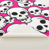 Couverture Sherpa à motif crâne rose (3/4)