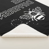 Couverture Sherpa Abeille différente (3/4)