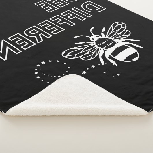 Couverture Sherpa Abeille différente (3/4)