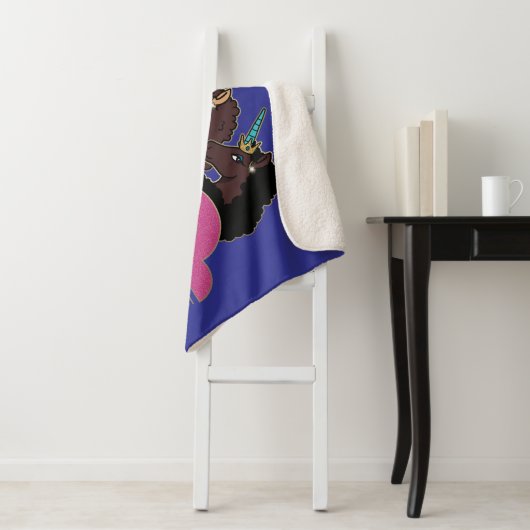 Couverture Sherpa Afro Unicorn Queen Trio Design (En situation)