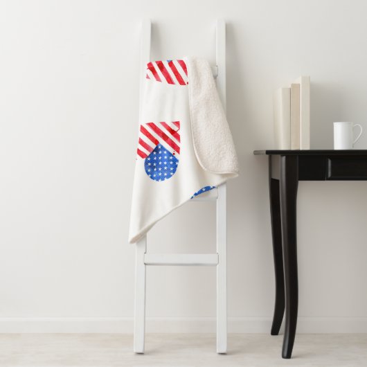 Couverture Sherpa American Flag Hearts Aquarelle en toute transparen (En situation)