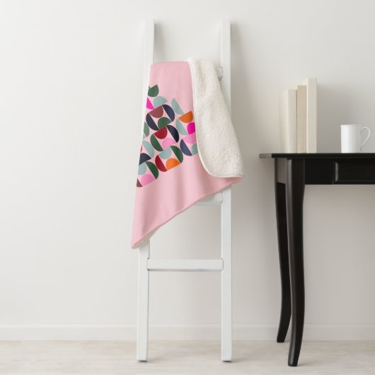 Couverture Sherpa Arbre de Noël rose (En situation)