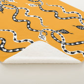 Couverture Sherpa Arrière - plan incomparable de serpents décoratifs (3/4)