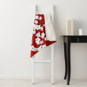 Couverture Sherpa Asie Floral blanc cerisier rouge (En situation)
