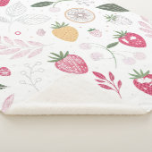 Couverture Sherpa aux Fraises Douces – Moyenne (3/4)