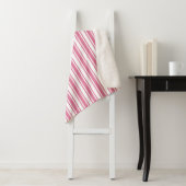 Couverture Sherpa Bandes de bonbons roses et blanches (En situation)