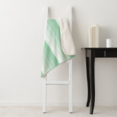 Couverture Sherpa Bandes ombres dans les tons vert jade (En situation)