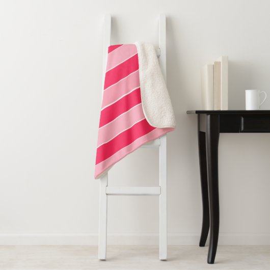 Couverture Sherpa Bandes roses (En situation)