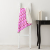 Couverture Sherpa Bandes roses (En situation)