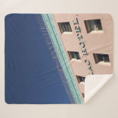 COUVERTURE SHERPA BÂTIMENT DE L'HÔTEL CADILLAC (Devant (Horizontal))