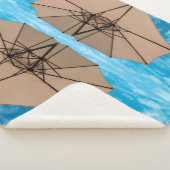 Couverture Sherpa Beach party blues soleil océan parapluie pop coule (3/4)