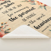 Couverture Sherpa Beauté Pour Cendres, Ésaïe 63:1, Floral Chrétien (3/4)