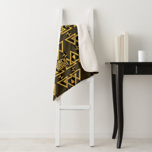 Couverture Sherpa Black Adam Lightning Bolt Triangular Pattern (En situation)