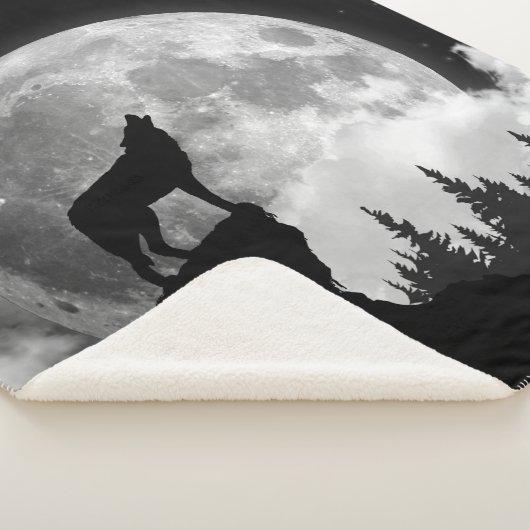 Couverture Sherpa Black and white wolf howling at the moon (3/4)