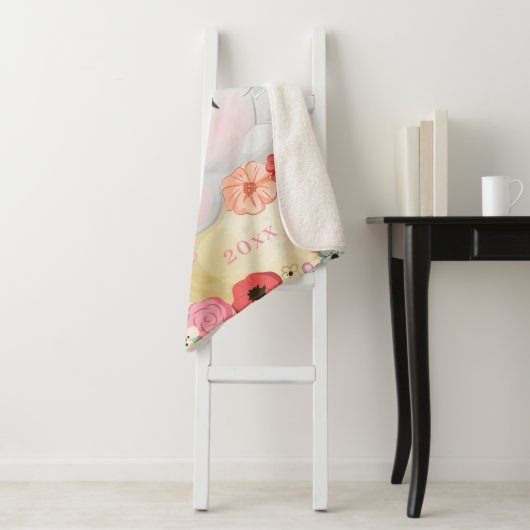 Couverture Sherpa Blanche Sherpa Elephant avec Fleurs + Nom personna (En situation)