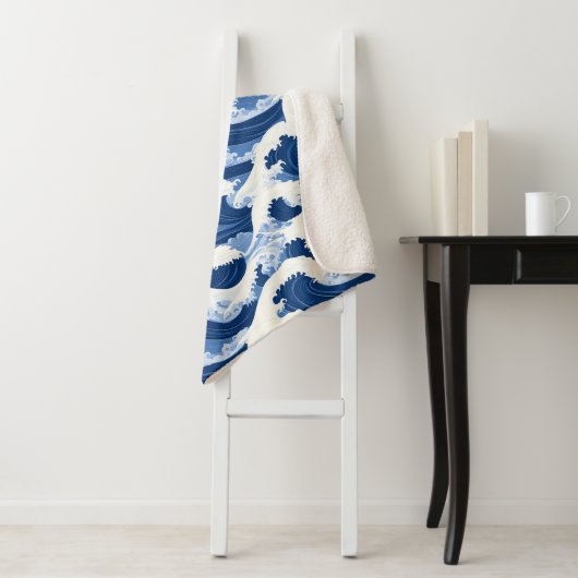Couverture Sherpa Bleu et blanc Vagues motif nautique (En situation)
