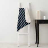 Couverture Sherpa Bleu gris et noir rayures (En situation)