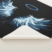 Couverture Sherpa Blue Glowing Angel Wings on black background (3/4)