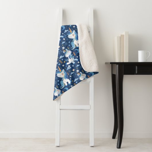 Couverture Sherpa Boho bleu avec licorne (En situation)
