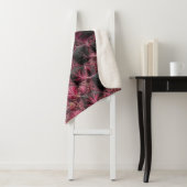 Couverture Sherpa Boho Funky Eclectique Rose Noir Abstrait Fractal (En situation)