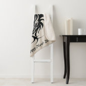 Couverture Sherpa Bonne année 2024 de visage de dragon noir (En situation)