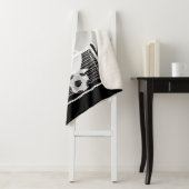 Couverture Sherpa Boule de football en blanc et noir avec do-it-your (En situation)