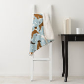 Couverture Sherpa Boxer Chien Bones et pattes Sherpa Blanket (En situation)