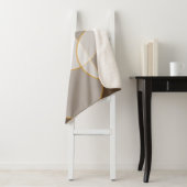 Couverture Sherpa Brown, Beige, Tan & Or Motif d'arc Abstrait (En situation)