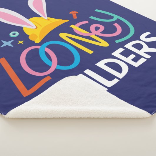 Couverture Sherpa BUGS BUNNY BUILDERS™| Hard Hat Stacked Logo (3/4)