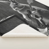 Couverture Sherpa Bunny Jouer une guitare (3/4)