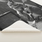 Couverture Sherpa Bunny Jouer une guitare (3/4)