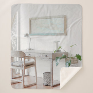 COUVERTURE SHERPA BUREAU VIDE PRÈS DU RIDEAU