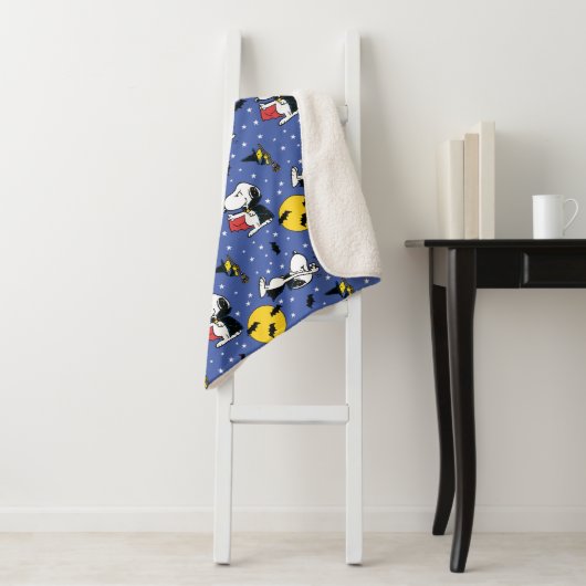 Couverture Sherpa cacahuètes | Snoopy Vampire Motif (En situation)