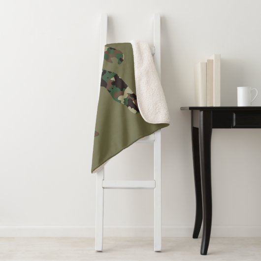 Couverture Sherpa Camo Bigfoot Sasquatch (En situation)