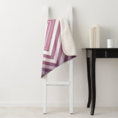 Couverture Sherpa Carrés modernes de la Gradation rose et blanc (En situation)