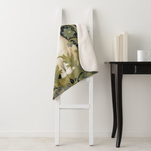 Couverture Sherpa Chat blanc Art nouveau dans le jardin (En situation)