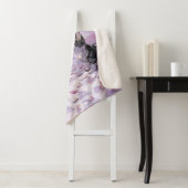 Couverture Sherpa Chat Fleur de Cerisier et Papillons (5) (En situation)