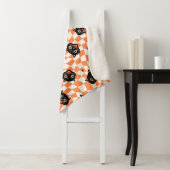 Couverture Sherpa Chat noir rétro Motif chèque orange (En situation)