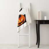 Couverture Sherpa Chat noir sur T-shirt Citrouille - Halloween Plein (En situation)