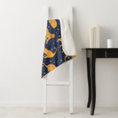Couverture Sherpa Chats amusants, étoiles, motif spatial. (En situation)