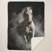 Couverture Sherpa Cheval Blanc Dans La Fumée (Devant)