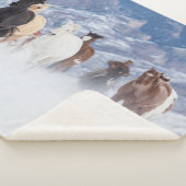 Couverture Sherpa Cheval courant à travers la neige (3/4)