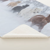 Couverture Sherpa Chevaux courant à travers la neige (3/4)