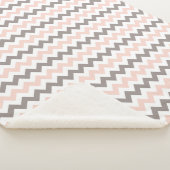 Couverture Sherpa Chevron rose et gris (3/4)