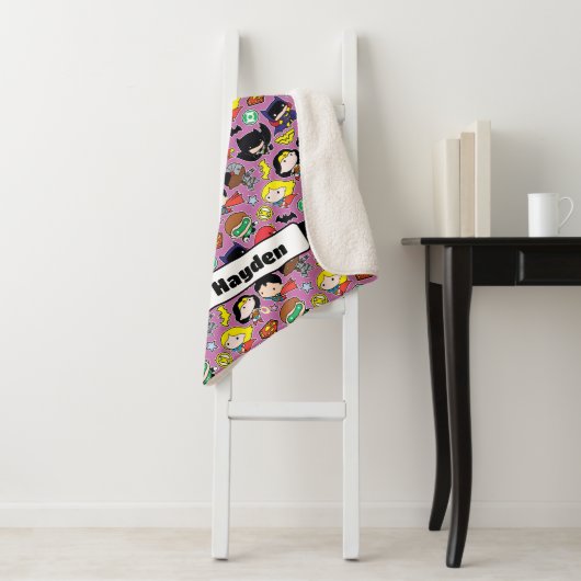 Couverture Sherpa Chibi Justice League Pattern on Purple (En situation)