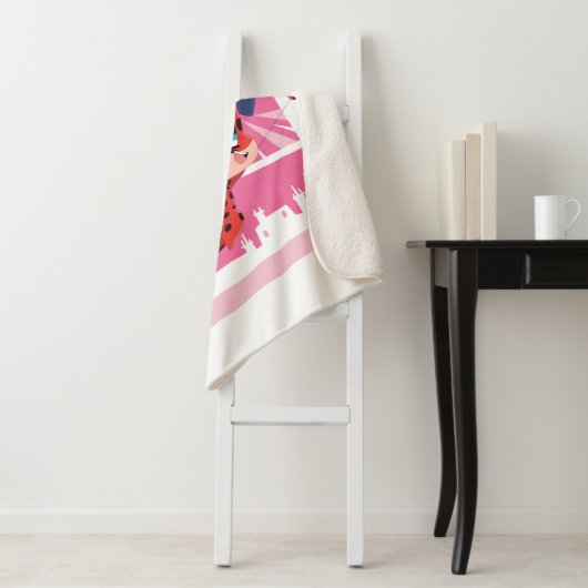 Couverture Sherpa Chibi Ladybug à Paris (En situation)