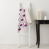 Couverture Sherpa chic floral foliage purple blooming flowers (En situation)