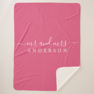Couverture Sherpa Chic Newlysée M. Mme Hot Pink Monogram