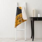 Couverture Sherpa Chien noir aux yeux d'or étonnants (En situation)