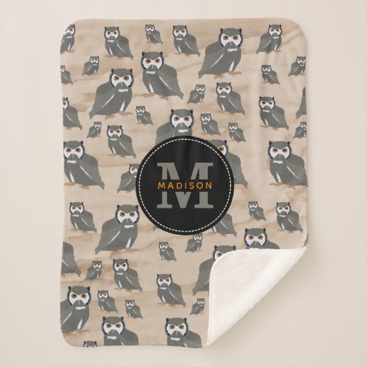 Couverture Sherpa Chouette Motif & Monogramme rustique en bois (Devant)